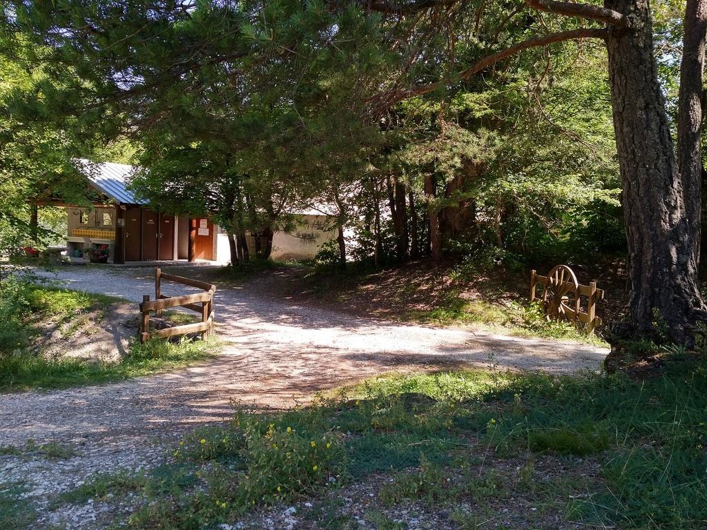 Camping Du Villard Thorame-Basse Экстерьер фото